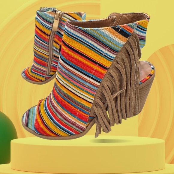 NWOT Very Volatile Delcarmen Serape Leather Fringe Bootie Size 8 - Picture 2 of 4